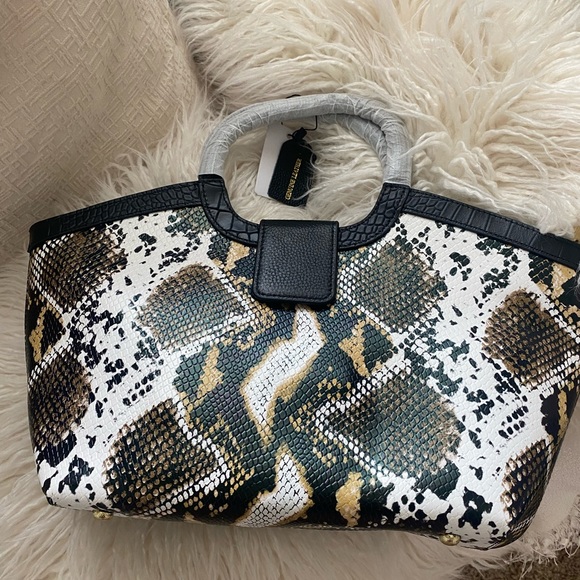 Genuine Leather Snake print Handbag - Picture 2 of 8